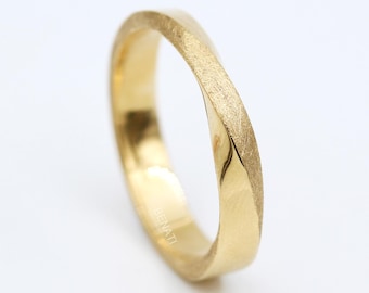 Textured Möbius Wedding Band: 14k/18k Gold Ring with Scratched Center Surface