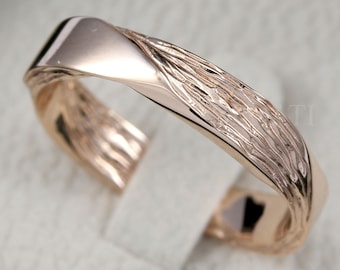 Mobius Wedding band, 4.5mm Mobius Ring In 14k/18k Gold, Wood Finish Wedding Ring, Modern & Contemporary, Mens Wedding Band, Wood