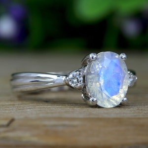 Moonstone Antique Engagement Ring with Diamonds, Antique Gold Ring, Vintage Moonstone Ring, Vintage Oval Engagement Ring, Boho Antique Style