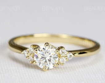 Zierlicher Diamant Cluster Verlobungsring: 14k Gold Moissanit Ring