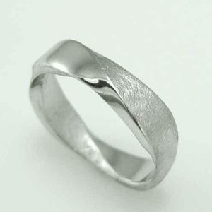 Möbius Ehering, 5 mm Möbius Herren Ehering Aus 14k Weißgold, Möbius Ehering, moderne zeitgenössische Herrenring