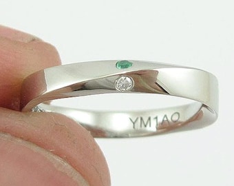 14k Gold Mobius Wedding Band: Diamond & Emerald Infinity Ring