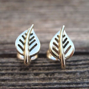 Gold stud leaf earrings, Gift for her, Gold leaf earrings, leaf gold stud earrings, leaf earrings, Natural earrings, Antique leaves earrings