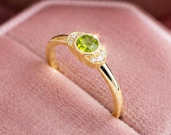 Peridot August Birthstone Ring, Round Peridot Gemstone Ring, Minimalist Gold Promise Ring