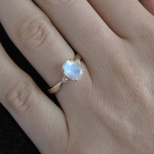 Oval Moonstone Antique Engagement Ring, Antique Gold Ring, Vintage Moonstone Ring, Vintage Oval Engagement Ring, Antique Style, Promise Ring