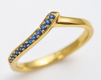 14k Gold Sapphire Chevron Ring: Delicate V-Shaped Wedding Band