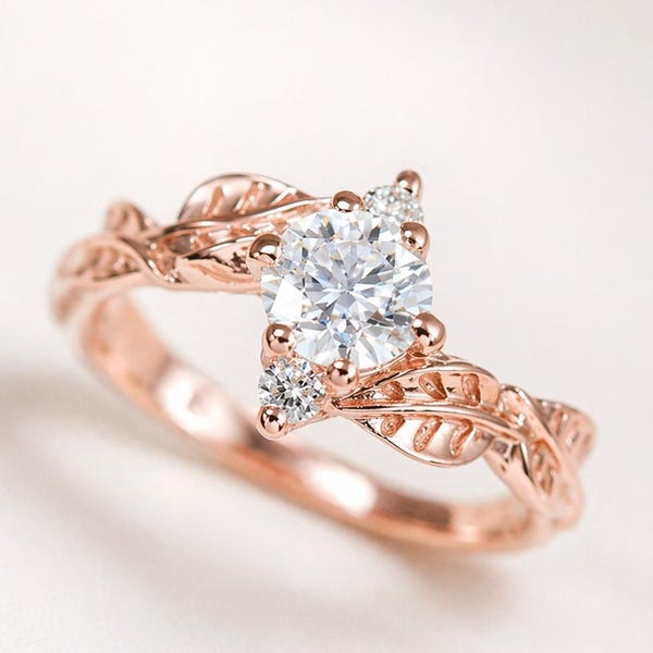 Moissanietblad verlovingsring: 14k gouden ring met drie stenen