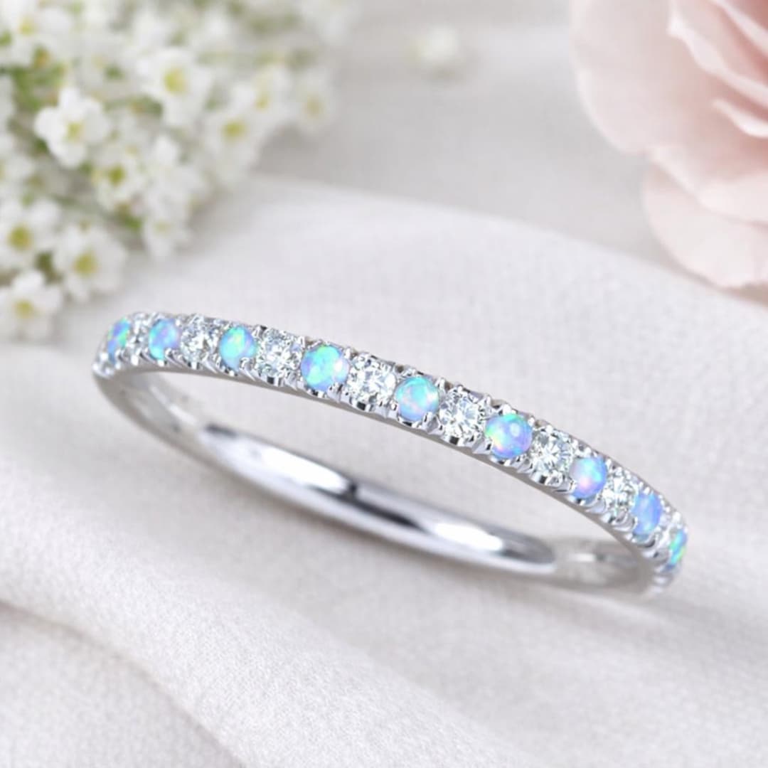 オパールとダイヤモンドの14Kゴールドエタニティバンド - 2mmの結婚