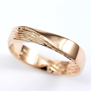 Massiver 14k 18k Massivgold Möbius Ehering für Männer - Holztextur Band, moderner & zeitgenössischer Herren Ehering