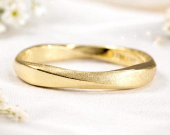14k Solid Gold Mobius Wedding Band: Minimalist Infinity Ring