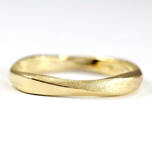 Mobius Wedding Band, 14k Solid Gold Infinity Ring, Minimalist Mobius Stacking Ring, Unique Men’s & Women’s Wedding Band