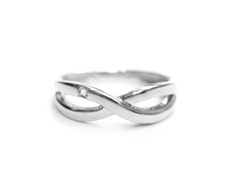 Infinity promise ring Infinity knot diamond wedding ring Diamond infinity ring Infinity ring with diamond White gold infinity knot ring