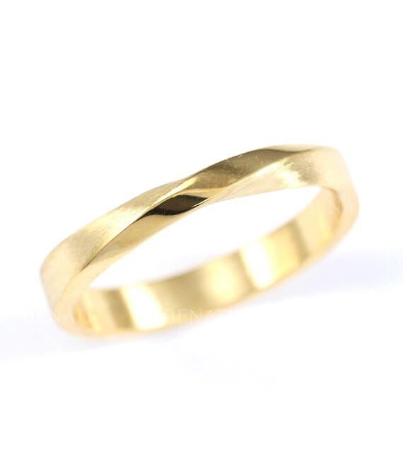 thumbnail interactive-video image 1 of 18ct Yellow Gold Extra Heavy Court Wedding Ring - 2mm To 6mm Widths - UK Hallmarked Sizes H-Z 1 of 2