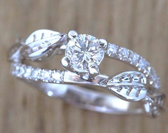 Anillo de compromiso con diamantes inspirado en la naturaleza: Anillo de enredadera con hojas de oro blanco de 14 k