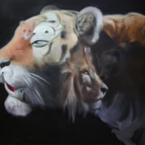 Op de afbeelding: Een olieverfschilderij met een compositie van grote katten en andere dieren. Het kunstwerk toont een tijger, een leeuw en andere dieren in tinten bruin, oranje en wit tegen een donkere achtergrond. Het schilderij heeft een surrealistische, dromerige kwaliteit.