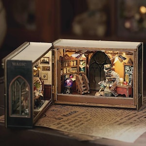 Rincón de libros DIY de la Escuela de Magia: Escena mágica en miniatura con libros voladores, bolas de cristal y decoración de hechiceros / Kit de manualidades de fantasía 3D