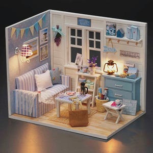 Kustzomer-doe-het-zelfminiatuurpakket – Blauwe strandhuislounge met decoratie aan zee | Ontspannend 3D-poppenhuis voor oceaanliefhebbers