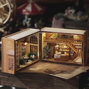 Oma's Cosy Café-bouwpakket – miniatuurbakkerij met warm gebak, vintage charme en cottagecore-comfort | 3D-knutselscène