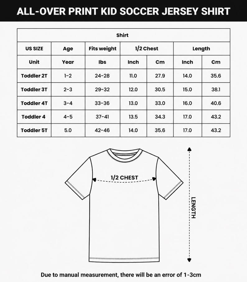 K&ouml;nnte beinhalten: Wei&szlig;es Kinder-Fu&szlig;balltrikot mit Gr&ouml;&szlig;entabelle. Die Tabelle enth&auml;lt Ma&szlig;e in Zoll und Zentimetern f&uuml;r Brust und L&auml;nge. Der Text oben lautet "ALL-OVER PRINT KID SOCCER JERSEY SHIRT".