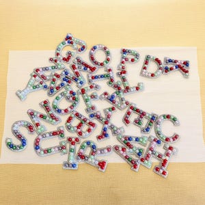 Parches de iniciales de perla, parches de letras termoadhesivos, calcomanías de letras para ropa, parche personalizado de letra de perla blanca para estampado en caliente