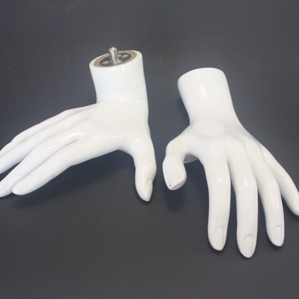 Vintage Mannequin Hand Display Fake Hands Female Anatomy White Spooky Halloween Decor Party Haunted House Decor Science Medical Oddity Pair