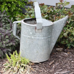 Vintage Watering Can Water Can Metal Galvanized Zinc Vase Centerpiece Gardening Tool Distressed Farmhouse Cottage Patio Porch Garden #10