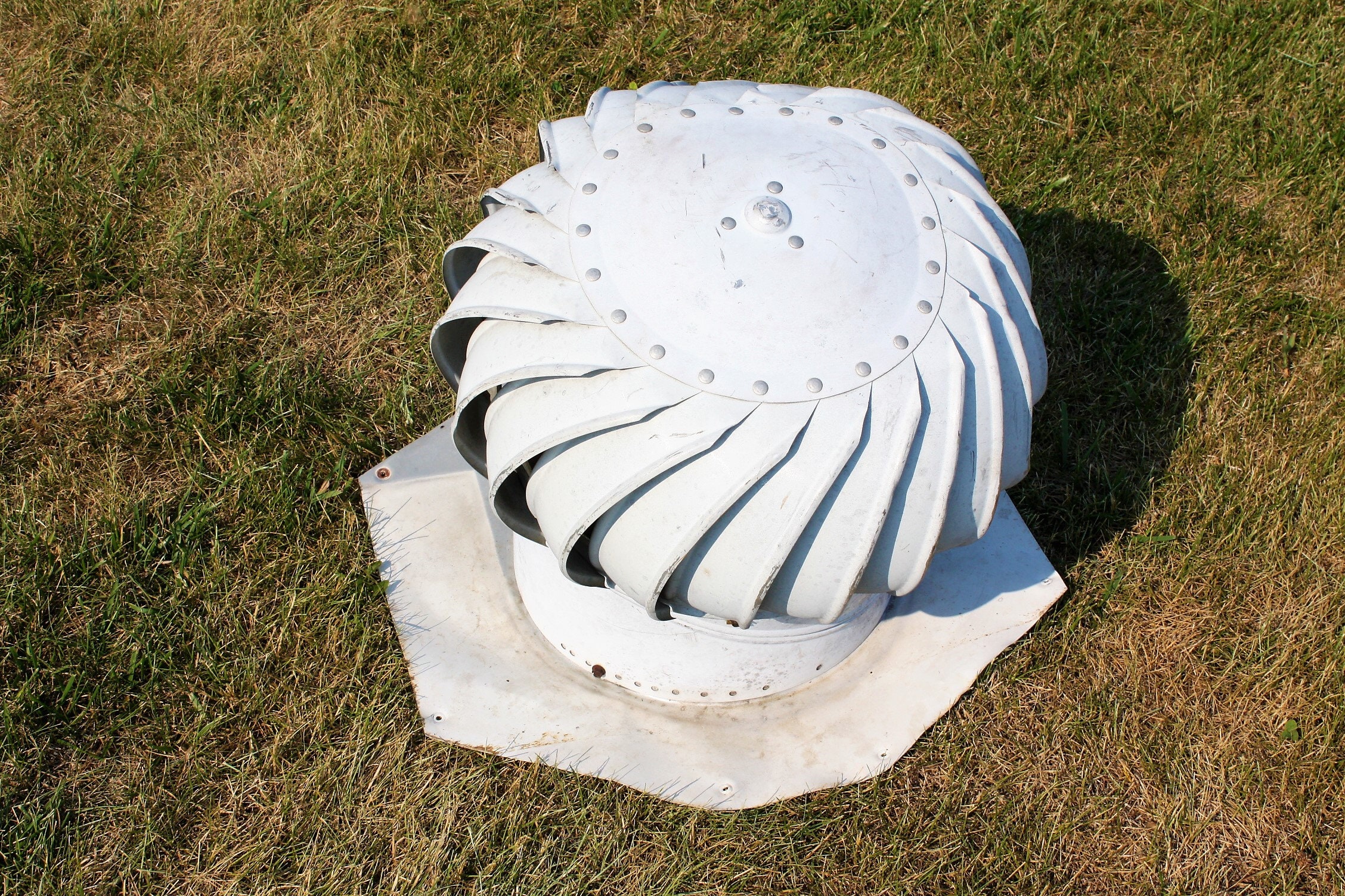 Vintage Metal Wind Turbine Barn Roof Vent Spins Galvanized