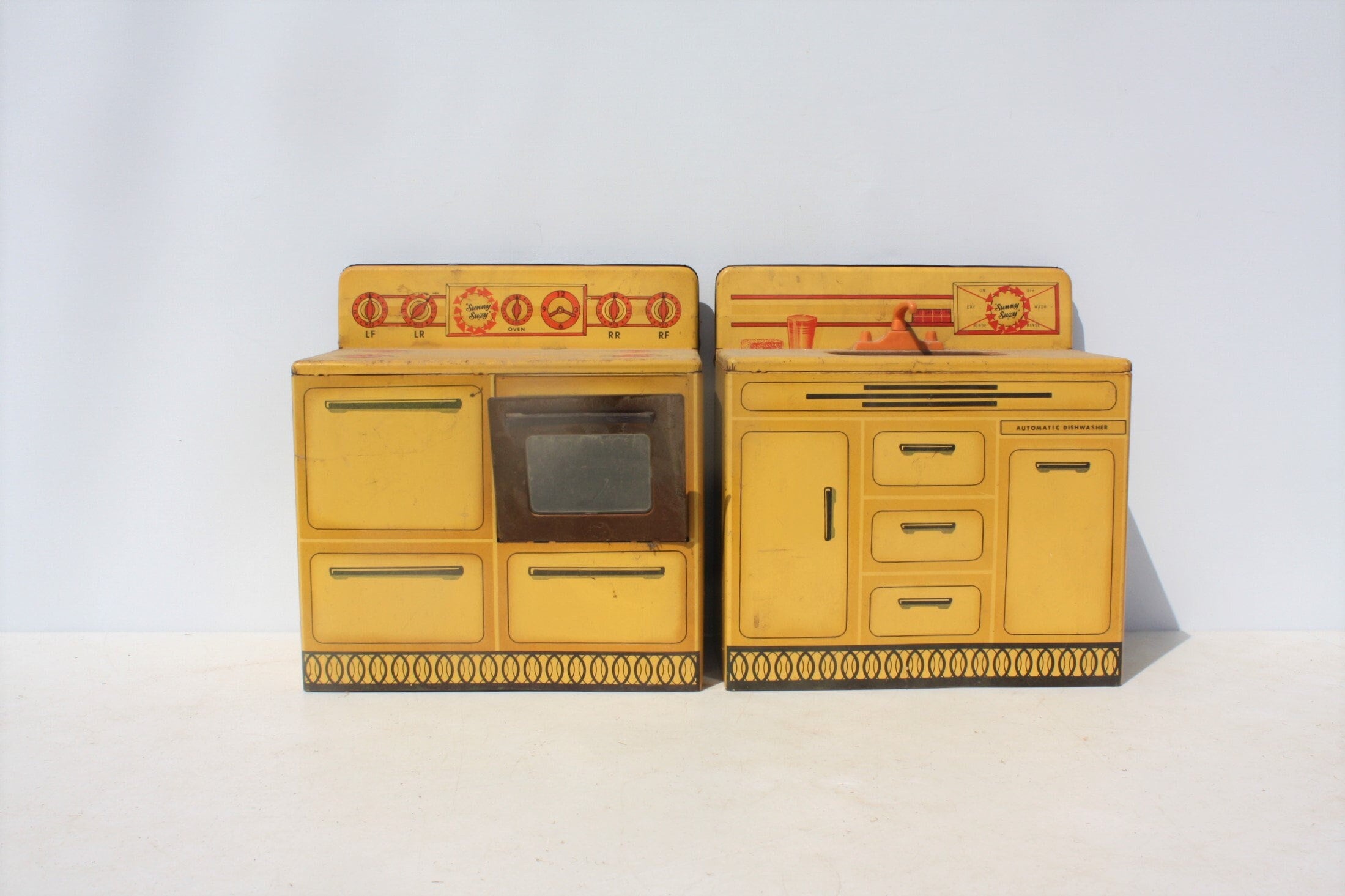 Vintage Sunny Suzy Wolverine Toy Stove Sink Metal Tin Litho