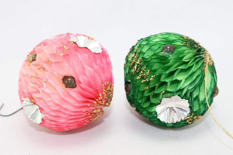 Vintage Christmas Ornaments Unbreakable Honeycomb Balls Pink Green Mercury Glass Beads Christmas Holiday Tree Trimming Decor 2 Pcs