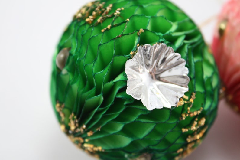 Vintage Christmas Ornaments Unbreakable Honeycomb Balls Pink Green Mercury Glass Beads Christmas Holiday Tree Trimming Decor 2 Pcs