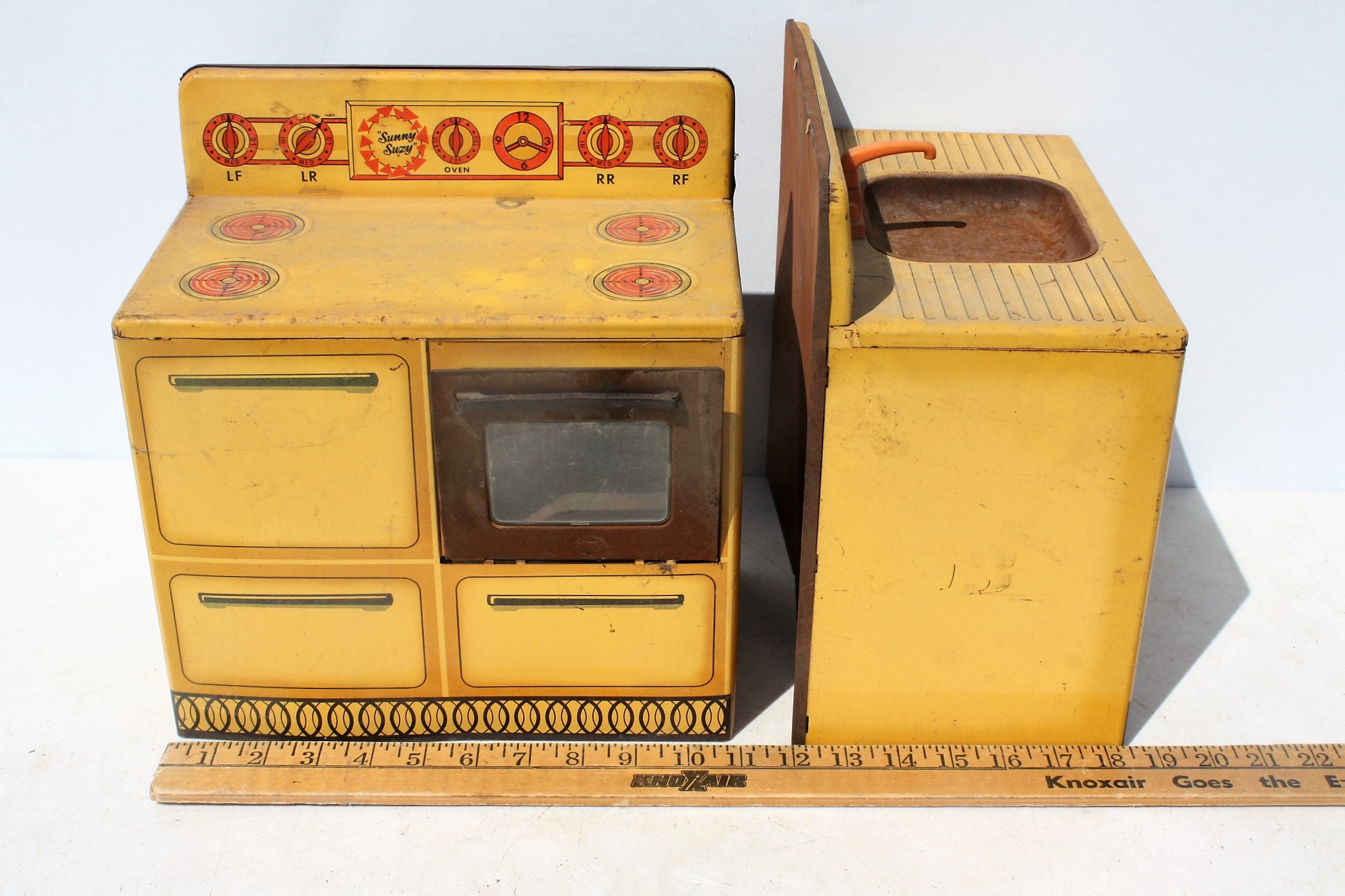 Vintage Sunny Suzy Wolverine Toy Stove Sink Metal Tin Litho