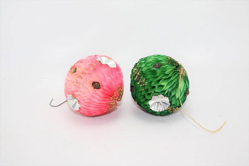 Vintage Christmas Ornaments Unbreakable Honeycomb Balls Pink Green Mercury Glass Beads Christmas Holiday Tree Trimming Decor 2 Pcs