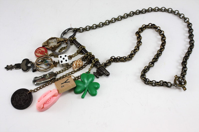 Handcrafted Charm Necklace Vintage Skeleton Key Child's Charms Trinkets Toys Novelty Kitschy Steampunk Handmade Jewelry Bild 4