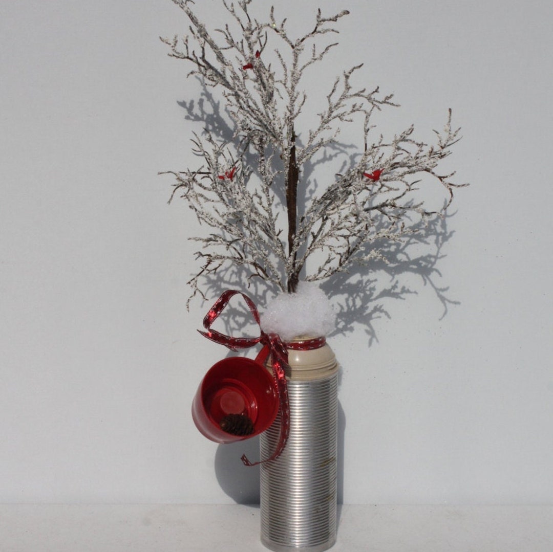 Navidad Vacaciones Invierno Decoración Arreglo floral Vintage Aluminio  Acanalado Termo Lodge Decoración Camping Glamping Hecho a mano Hecho a mano  - ..., image size:1080x1079