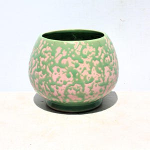Vintage McCoy Pottery Planter Pot Jardiniere Ceramic Green Pink Splatter Glaze Round Mid Century
