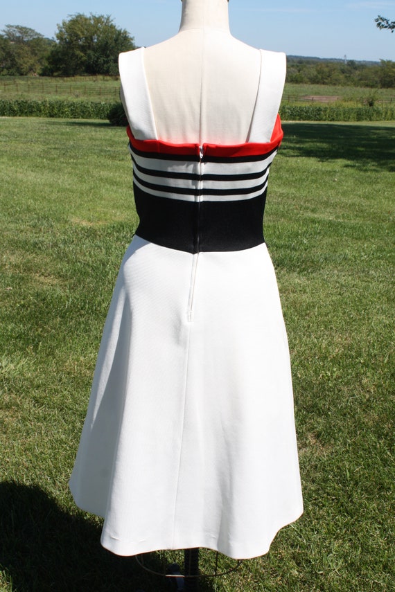 Vintage 60s 70s Sleeveless Summer Dress White Red… - image 5