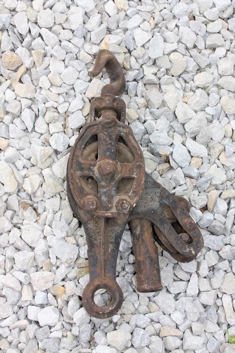 Vintage Pulley Hoist Hook Metal T25 Farmhouse Decor Farm Barn Etsy