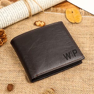 Passen Sie die Brieftasche für Männer an, Jubiläumsgeschenk für ihn, Brieftasche mit Gravur, Groomsmen Brieftasche, Lederbrieftasche, benutzerdefinierte Brieftasche, Freundgeschenk, Geschenk für ihn