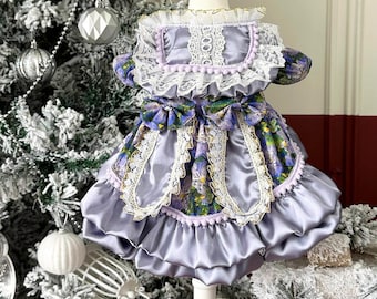 Vestido de lujo hecho a mano de satén morado para perro, vestido victoriano para mascota real, ropa de seda personalizada para cachorros, elegante conjunto de encaje para bodas y fiestas de cumpleaños para gatos.