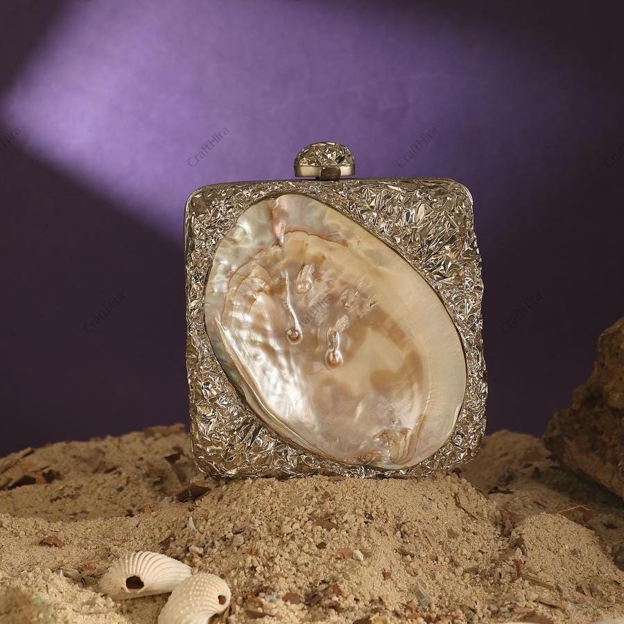 Cult gaia pearl clutch - Etsy 日本