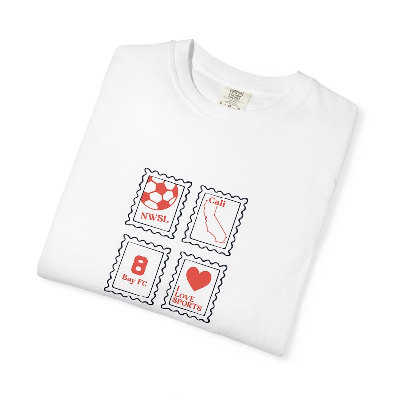 Camiseta Comfort Colors Bay FC: Ropa retro para aficionados al fútbol imagen 4
