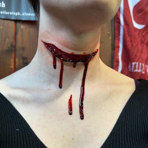 Realistic Slit Throat Silicone Wound – Handmade SFX Prosthetic for Halloween, Cosplay & Horror Makeup