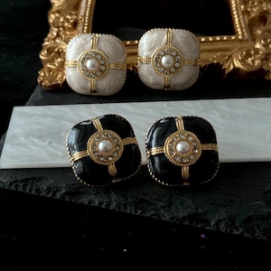 Vintage Pearl Square Stud Earrings – Black & Ivory Enamel, Baroque Style, Gold Frame,