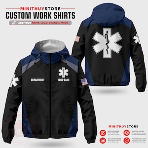 Könnte beinhalten: Schwarze und marineblaue Arbeitsjacke mit weißem medizinischem Symbol. Die Jacke hat eine Kapuze und trägt die Aufschrift "DEPARTMENT" und "YOUR NAME". Die amerikanische Flagge befindet sich auf dem Ärmel. Die Jacke ist von MINITHUYSTORE.