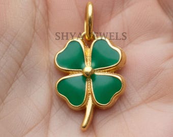 Colgante de trébol de cuatro hojas en miniatura, chapado en oro y esmalte verde, de plata 925.
