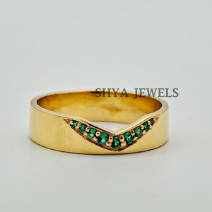 Gold-Plated Green CZ Chevron Stacking Ring, V-Shaped Unique Caspien Ring, Curved Cigar Wedding Band Jewelry
