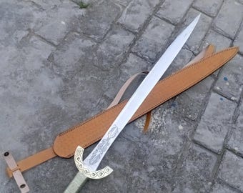 Handgefertigte Perseus Schwert Replik: Kampf der Titanen Sammlerstück mit Lederscheide.