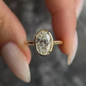 Bague diamant serti clos ovale de 2,25 carats créé en laboratoire, proposition de bague solitaire, bague de fiançailles/mariage, bague finition or jaune 14 carats, bague cadeau