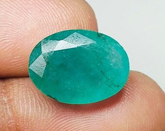 Zambian Emerald Gemstone: Antique Green Oval Cut, May Birthstone