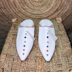 Handmade Moroccan Leather Babouche Slippers: Naturally Dyed Organic Shoes